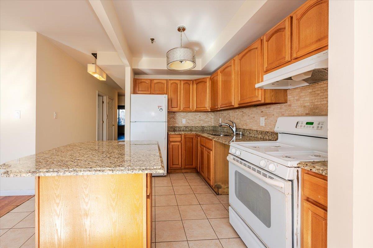 1432 Outlook Avenue Unit: 1