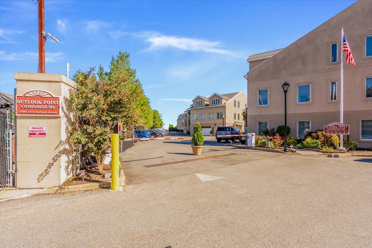 1432 Outlook Avenue Unit: 1