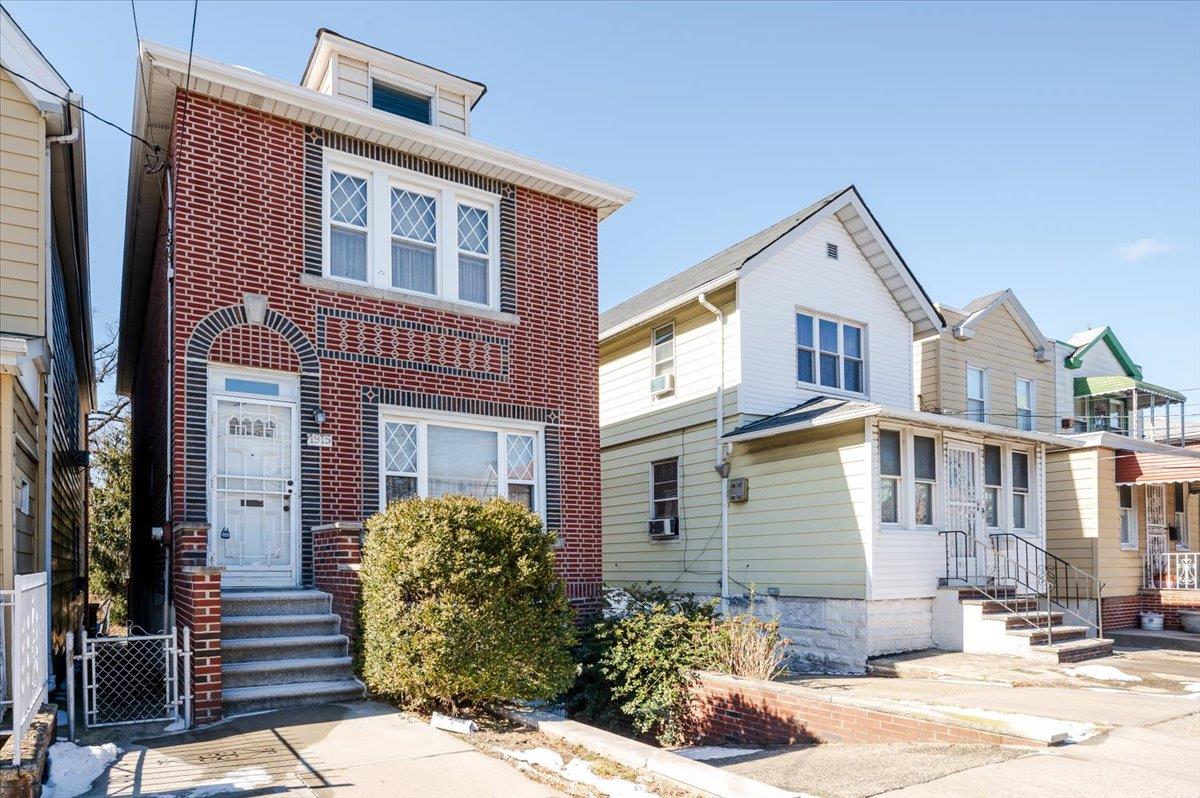 1915 Bogart Avenue