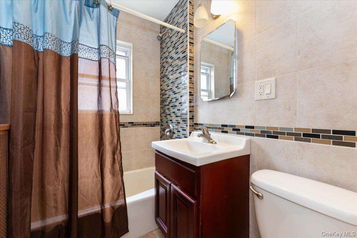 3183 Waterbury Avenue