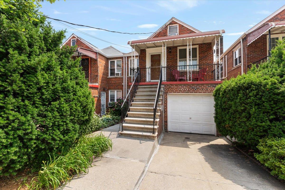 1528 Rhinelander Ave