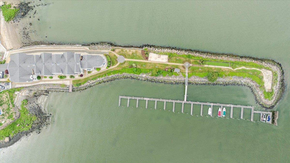 600 Clarence Avenue Unit: 1J