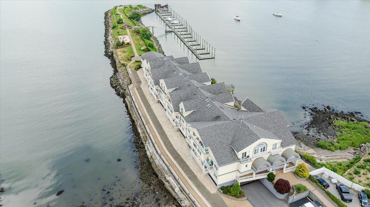 600 Clarence Avenue Unit: 1J