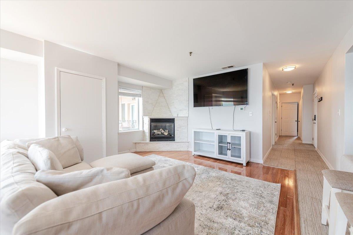 1432 Outlook Avenue Unit: 2