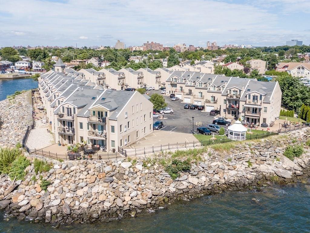 1432 Outlook Avenue Unit: 2