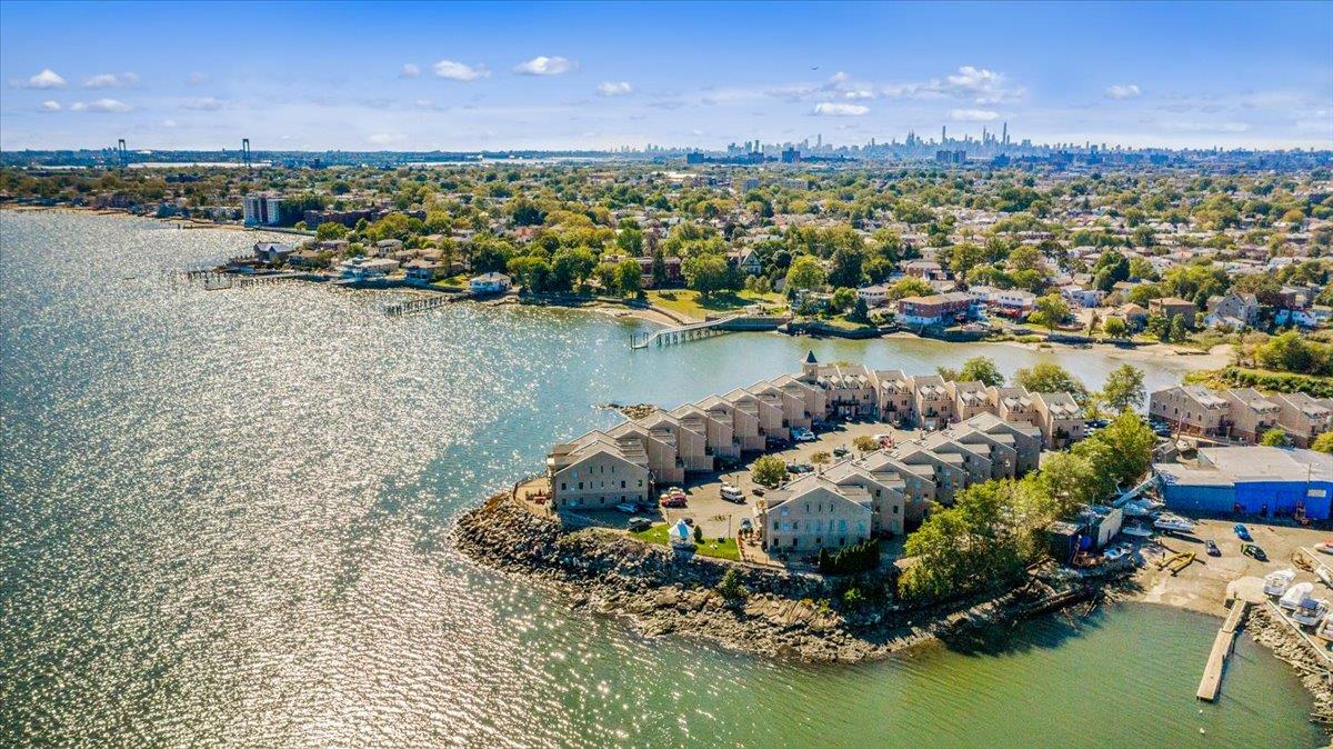 1432 Outlook Avenue Unit: 2