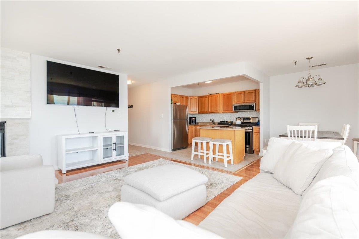 1432 Outlook Avenue Unit: 2