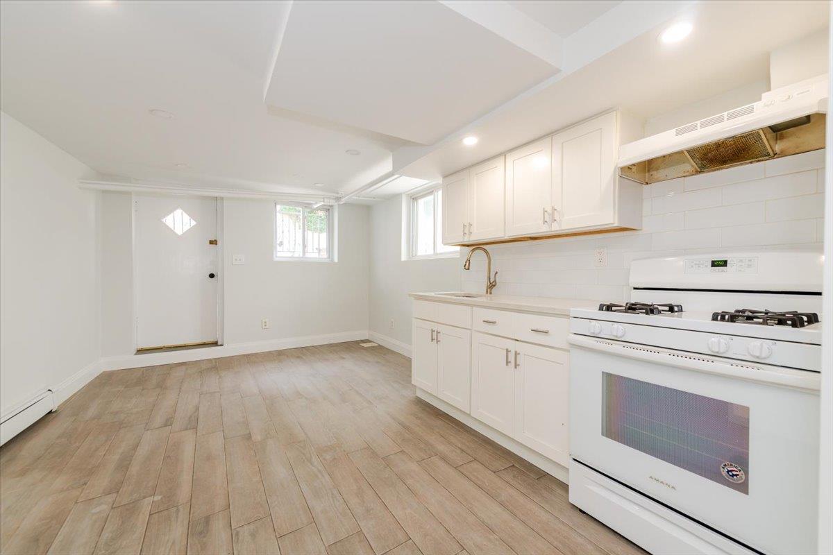 959 Van Nest Ave