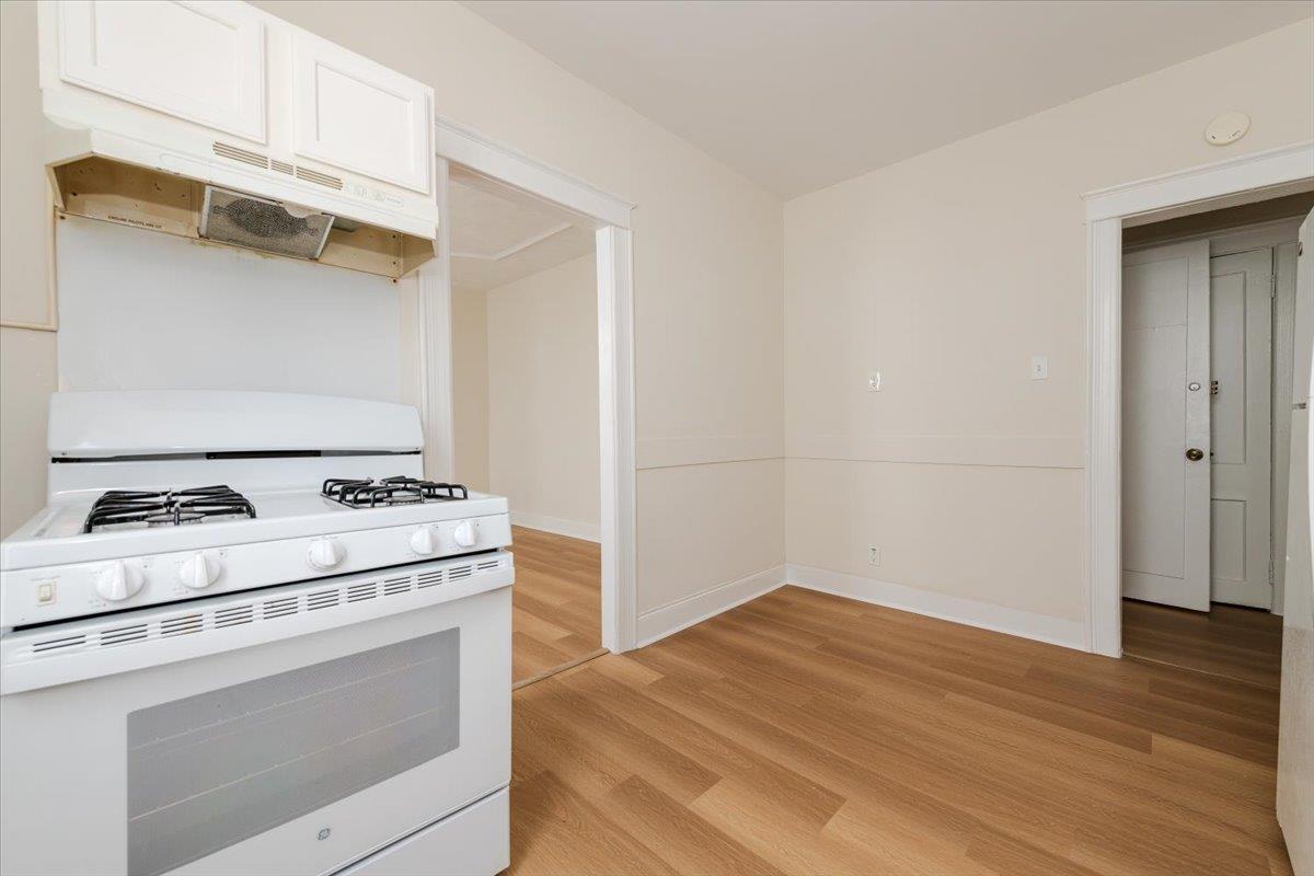 959 Van Nest Ave
