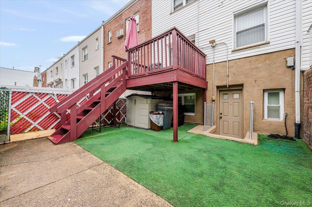 2976 Waterbury Avenue