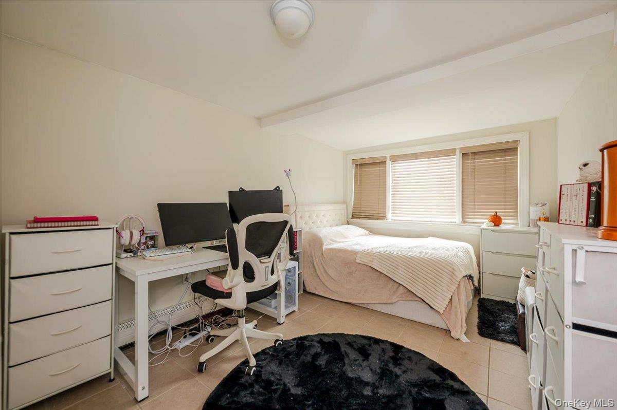 2976 Waterbury Avenue