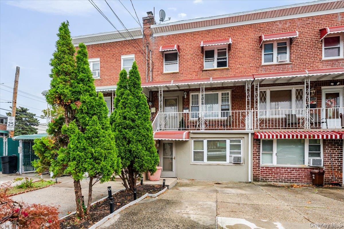 2976 Waterbury Avenue