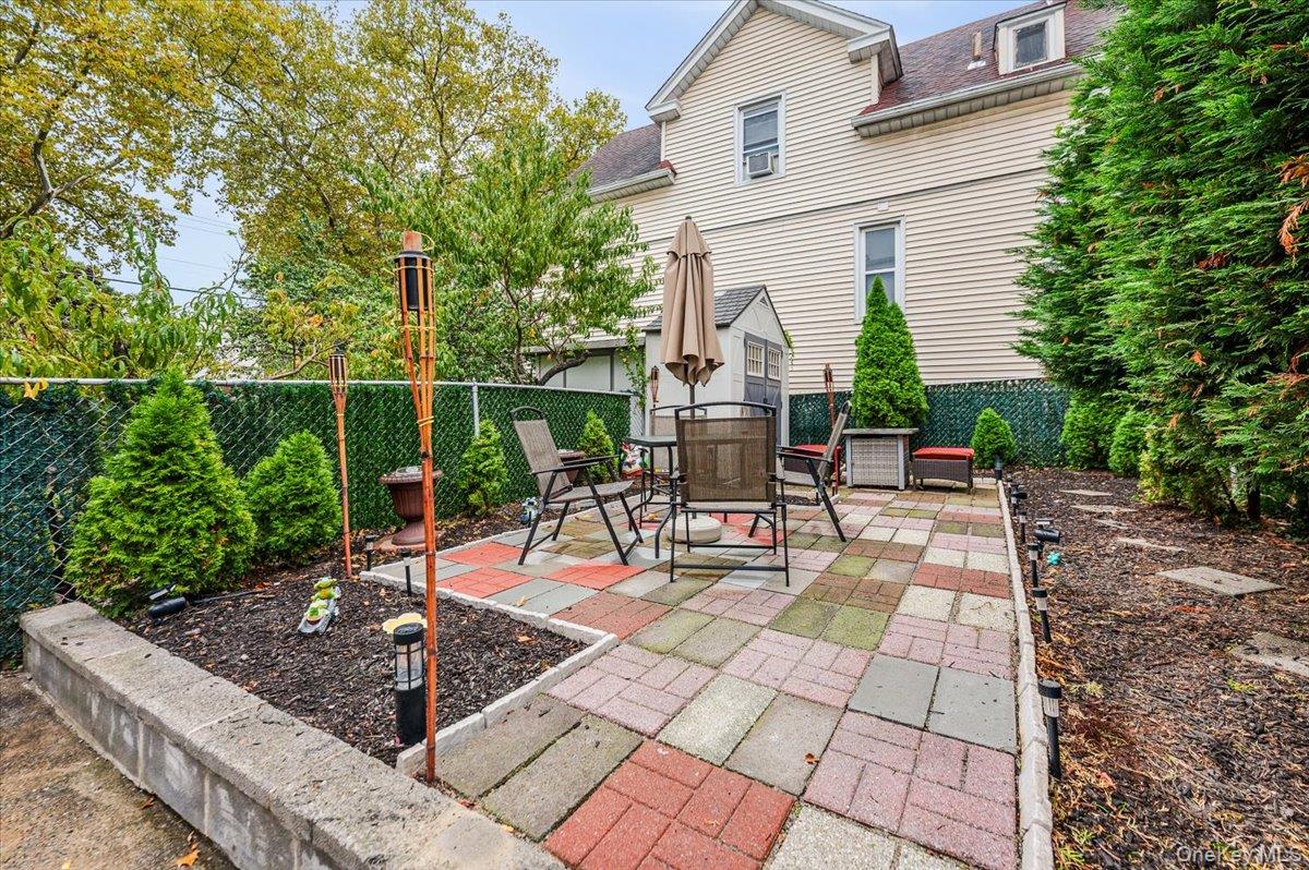 2976 Waterbury Avenue