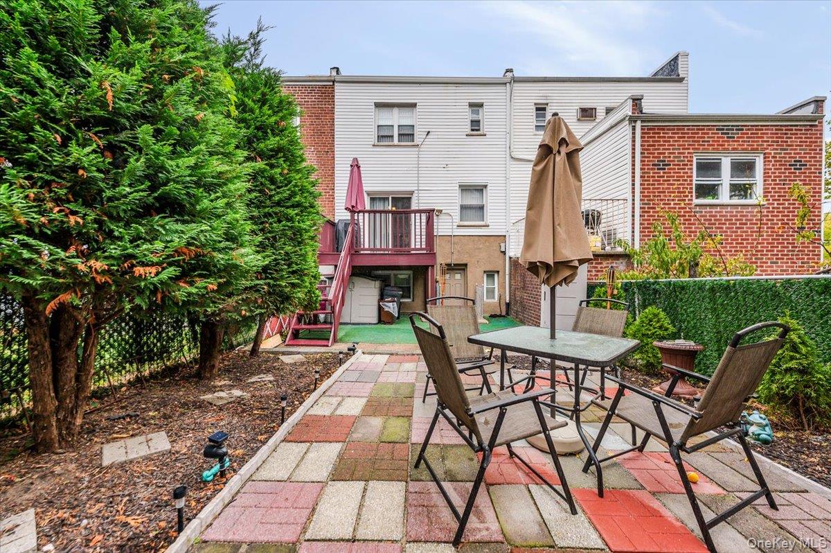 2976 Waterbury Avenue