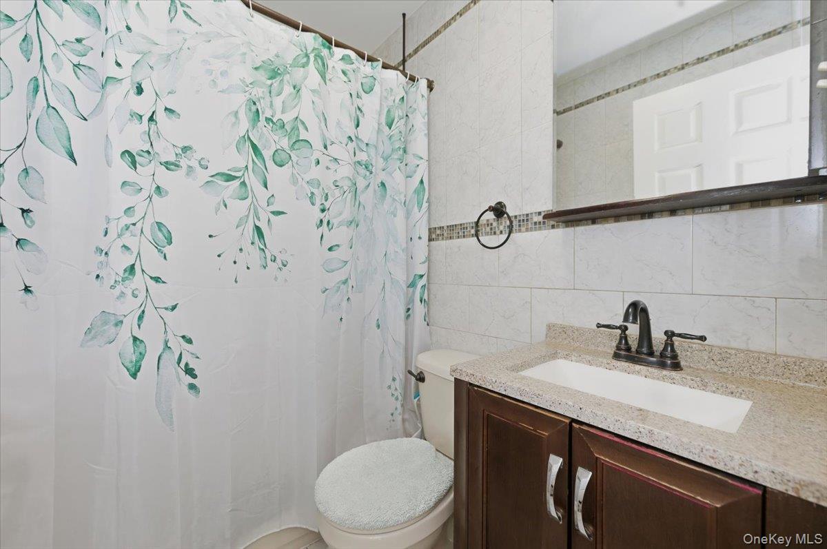 2853 Ely Avenue Unit: 3