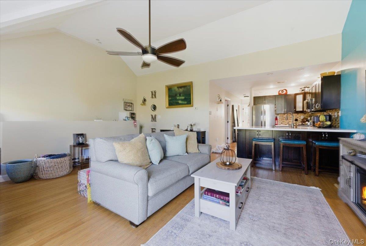 2853 Ely Avenue Unit: 3