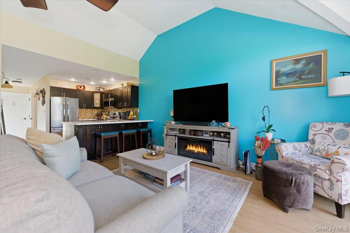 2853 Ely Avenue Unit: 3