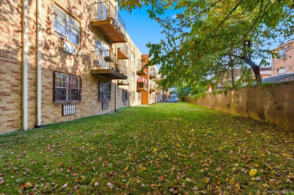 2853 Ely Avenue Unit: 3