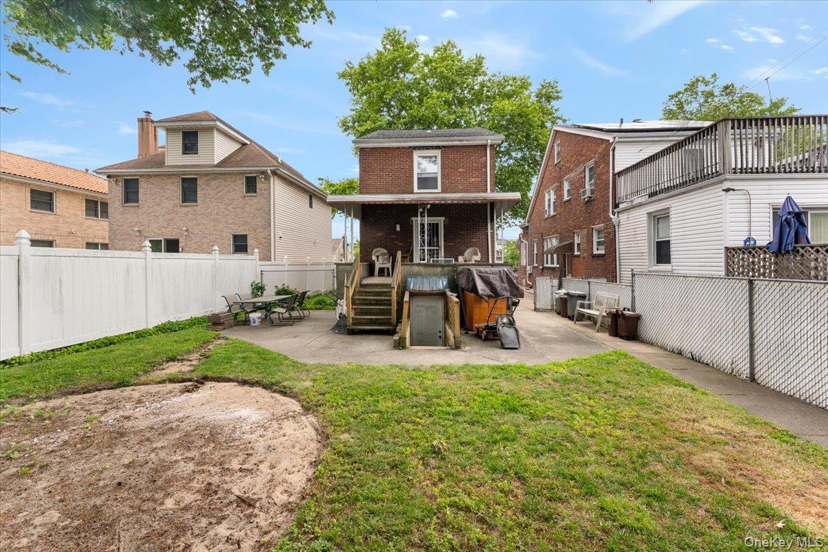 3183 Waterbury Avenue