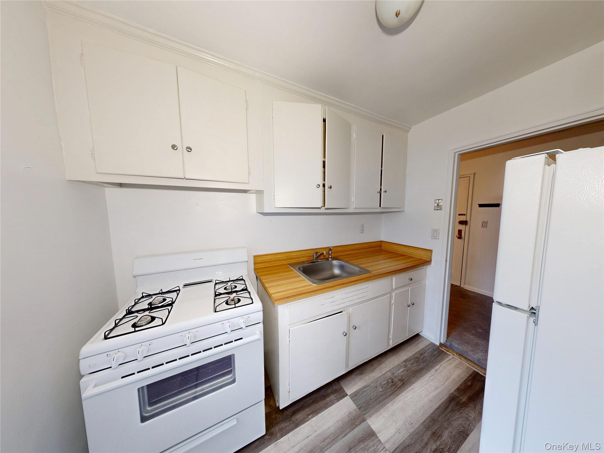 61 White Oak Street Unit: 3A