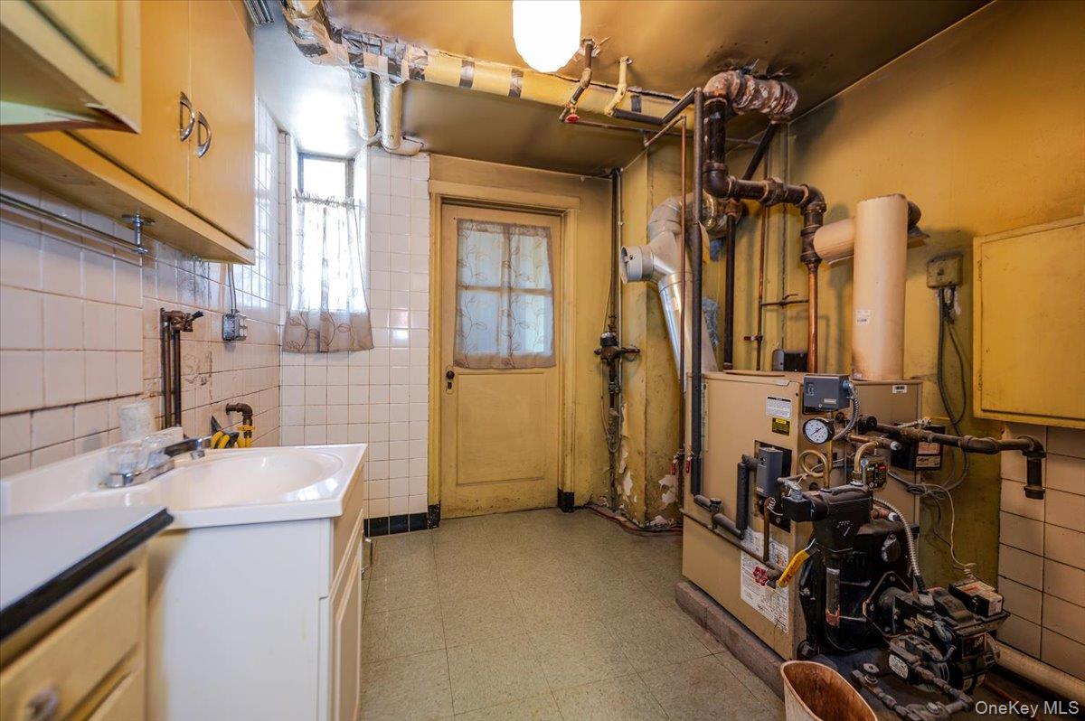 1776 Seminole Avenue