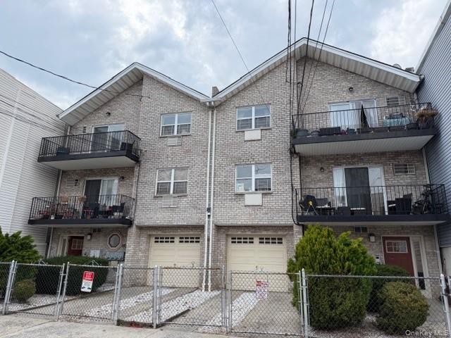 1305 Balcom Avenue