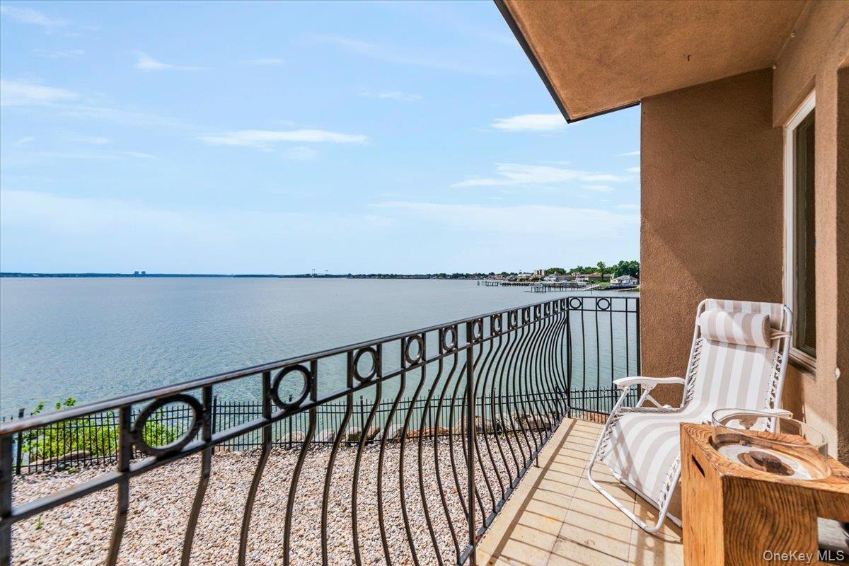 1436 Outlook Avenue Unit: 2