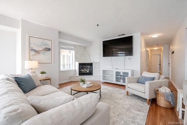 1436 Outlook Avenue Unit: 2