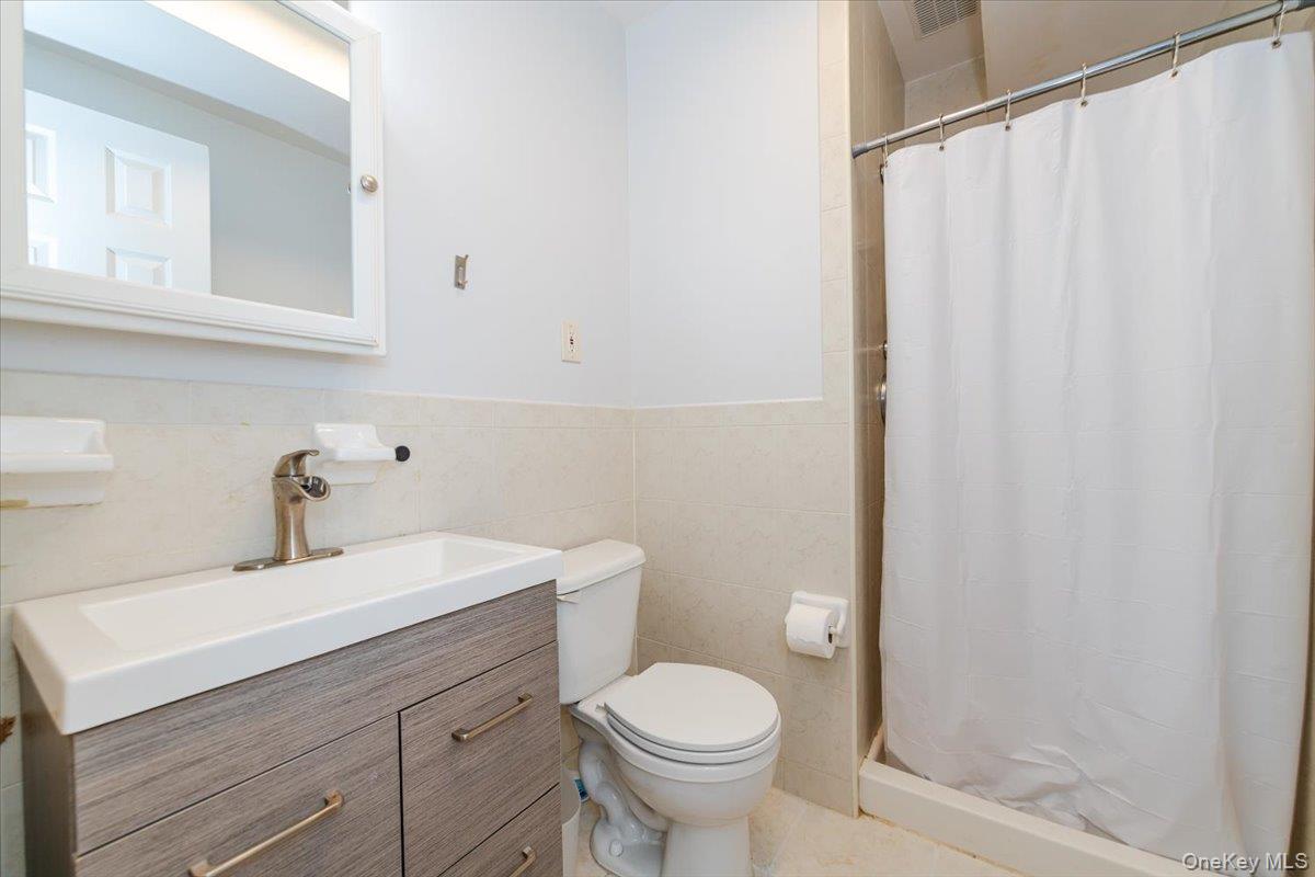1436 Outlook Avenue Unit: 2