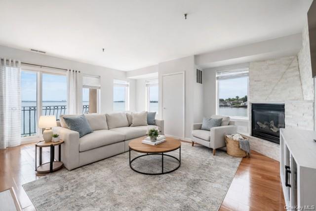 1436 Outlook Avenue Unit: 2