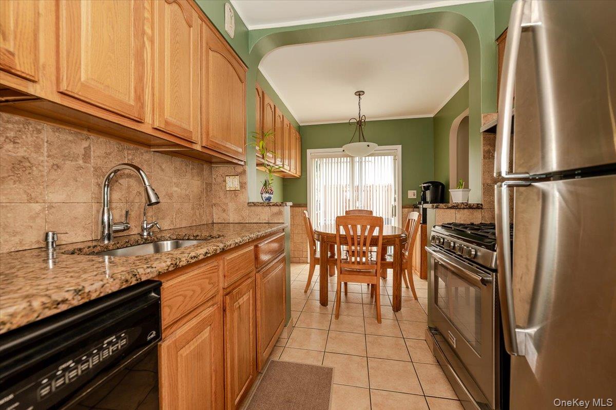 2015 Narragansett Avenue