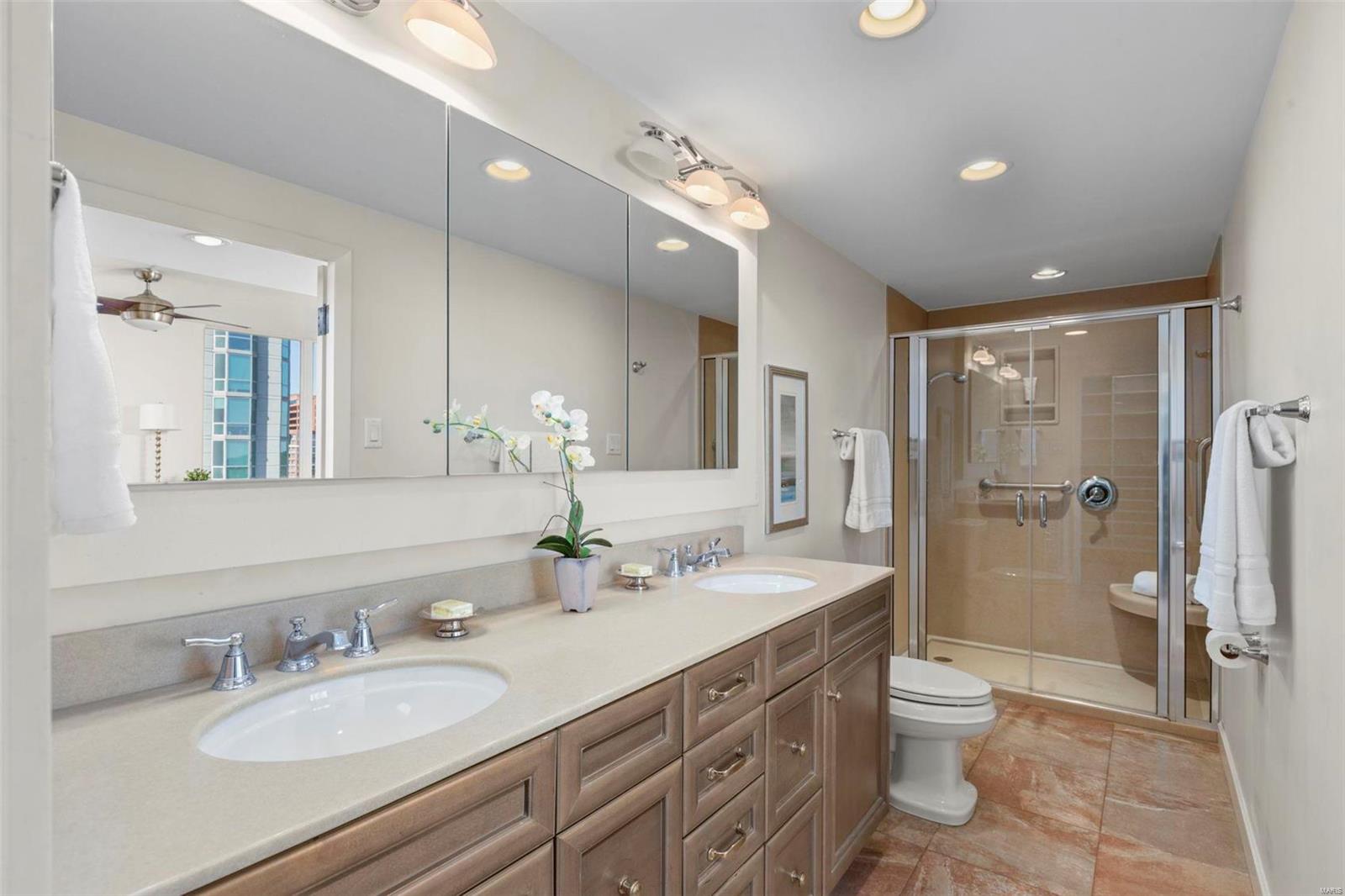 200 S Brentwood Boulevard Unit: 13C & D