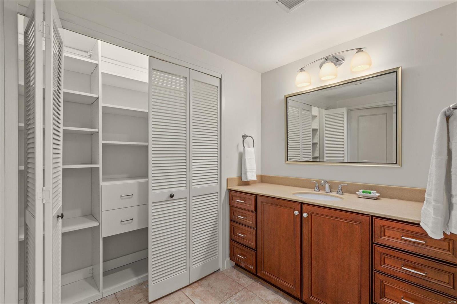 200 S Brentwood Boulevard Unit: 13C & D