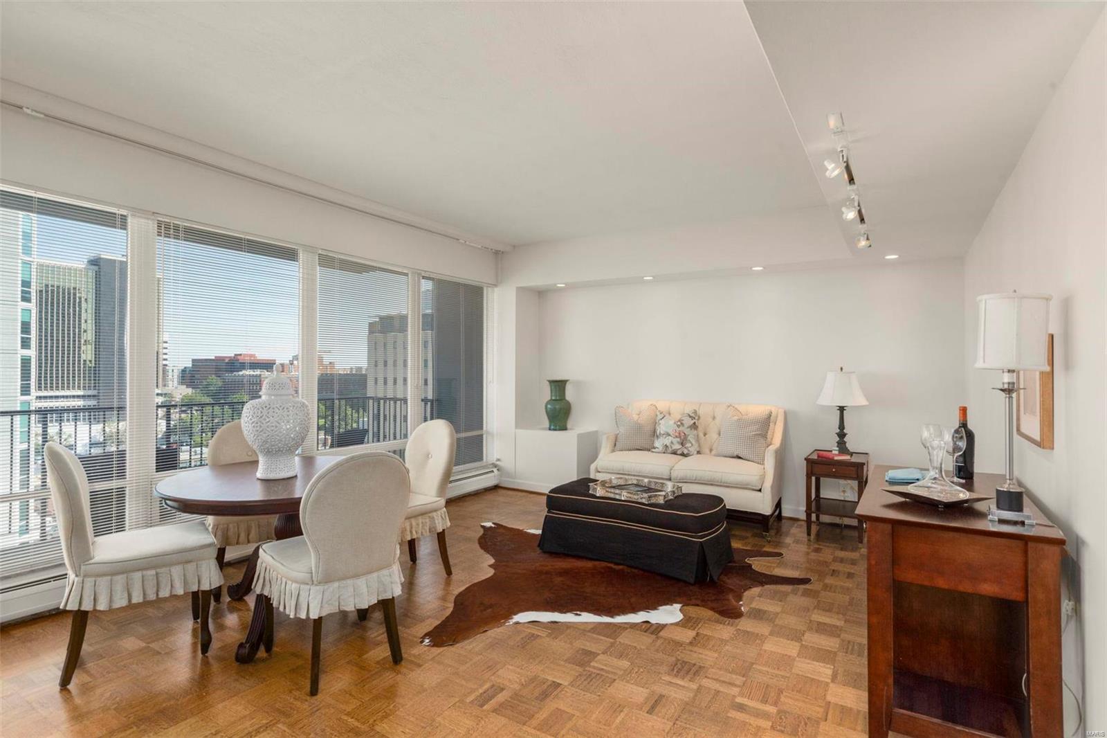 200 S Brentwood Boulevard Unit: 13C & D