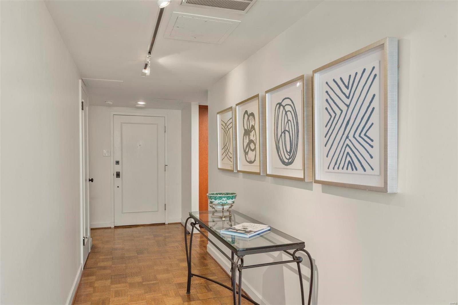 200 S Brentwood Boulevard Unit: 13C & D