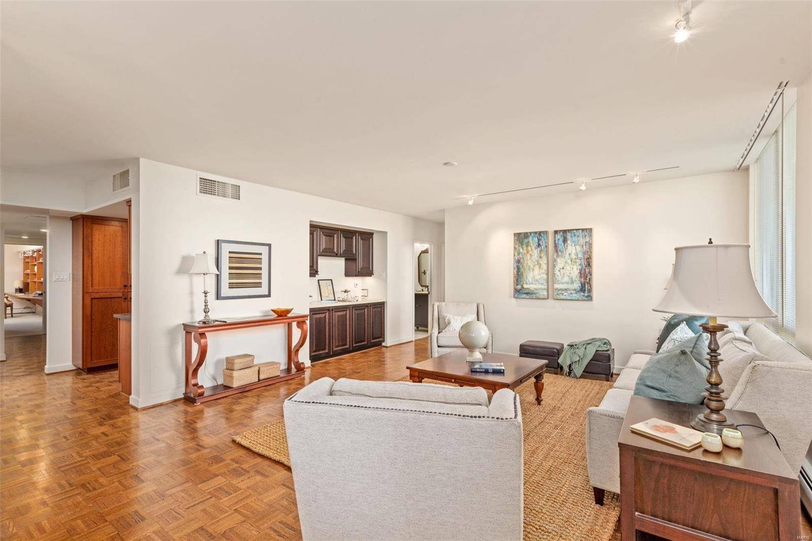 200 S Brentwood Boulevard Unit: 13C & D