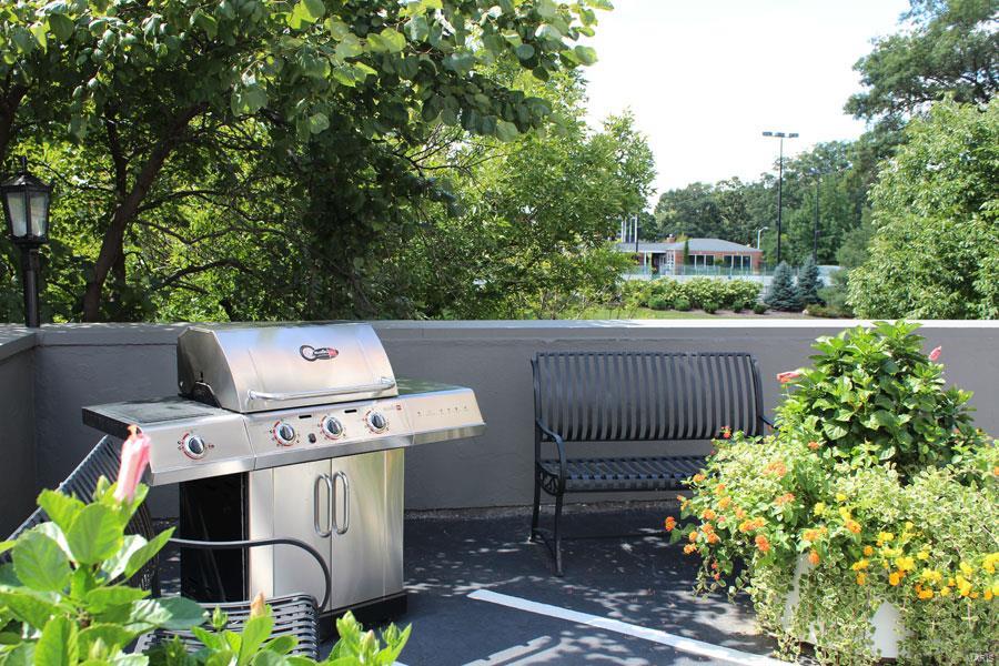 200 S Brentwood Boulevard Unit: 13C & D