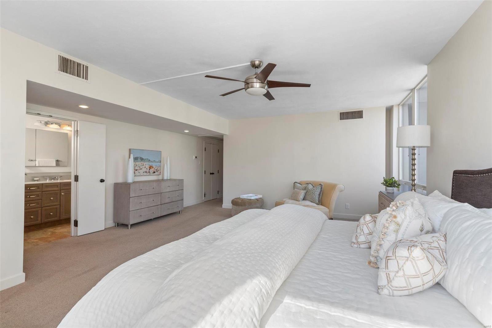 200 S Brentwood Boulevard Unit: 13C & D