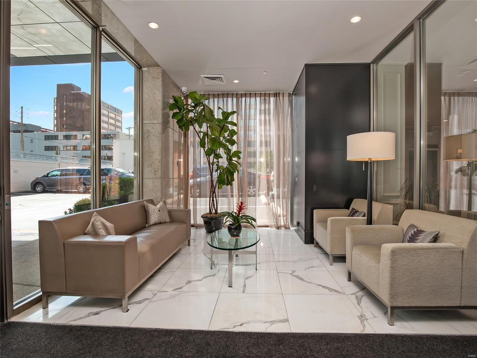 200 S Brentwood Boulevard Unit: 13C & D