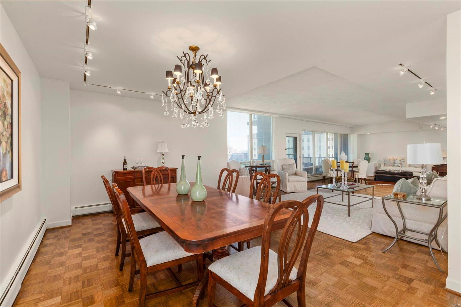 200 S Brentwood Boulevard Unit: 13C & D