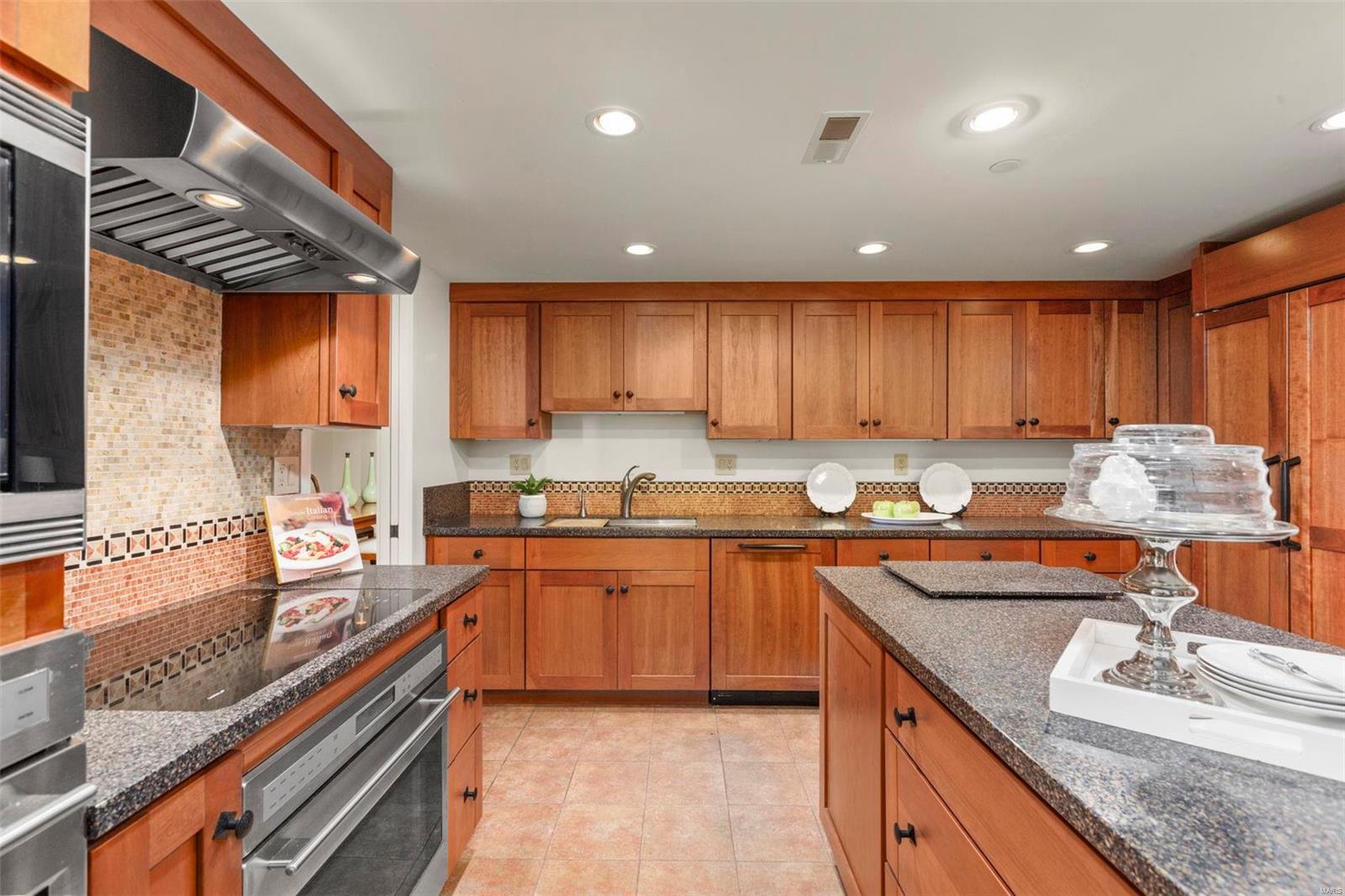 200 S Brentwood Boulevard Unit: 13C & D