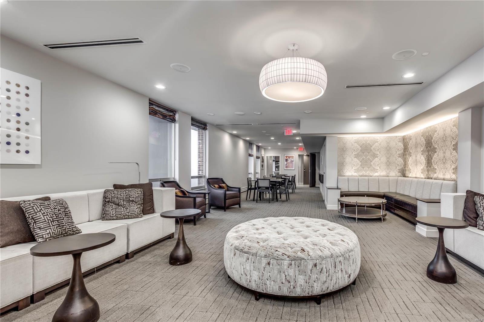 200 S Brentwood Boulevard Unit: 13C & D