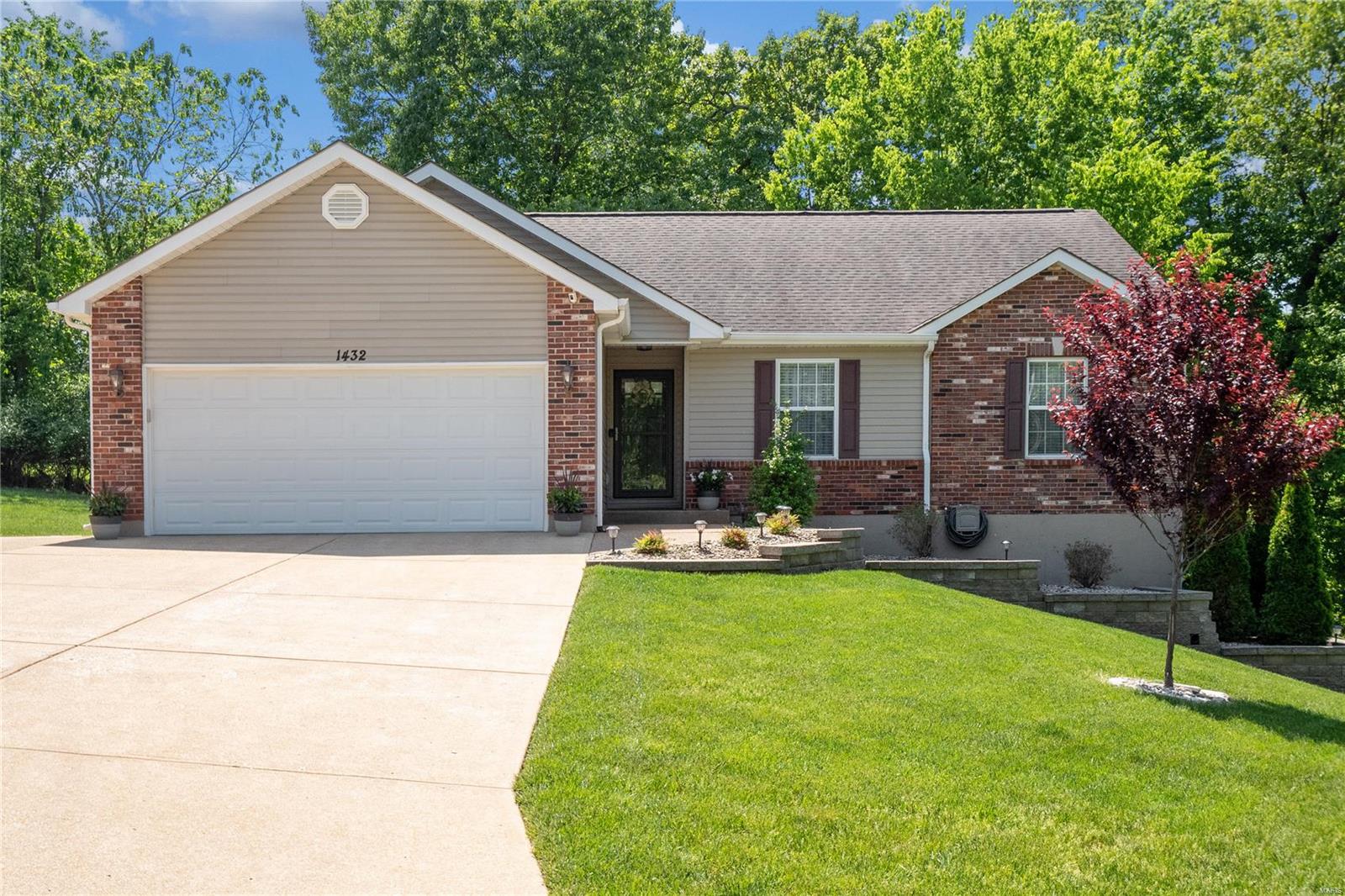 1432 Mary Drive