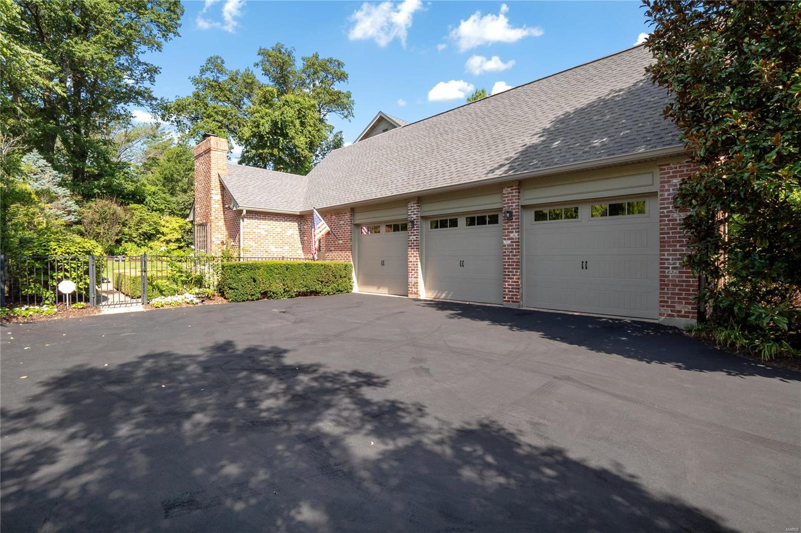 1021 Lay Rd.