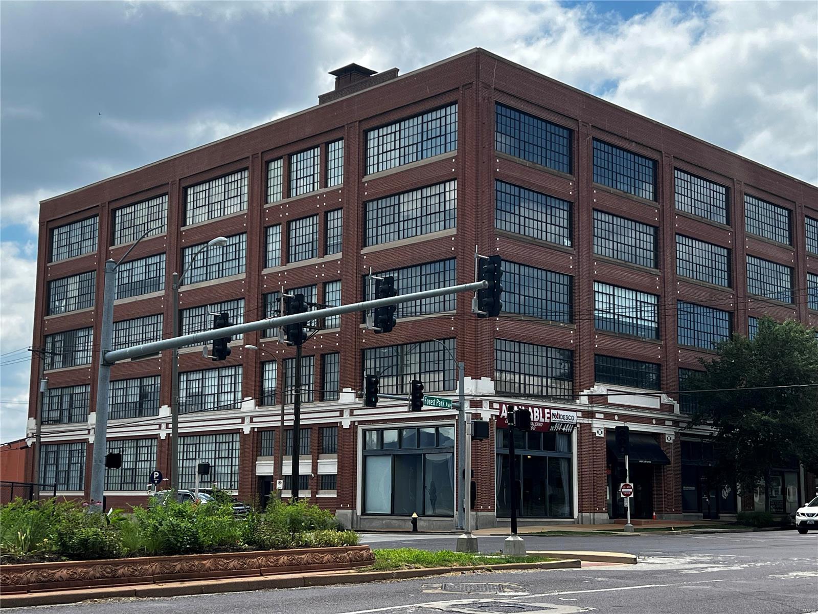 4100 Forest Park Avenue Unit: 524