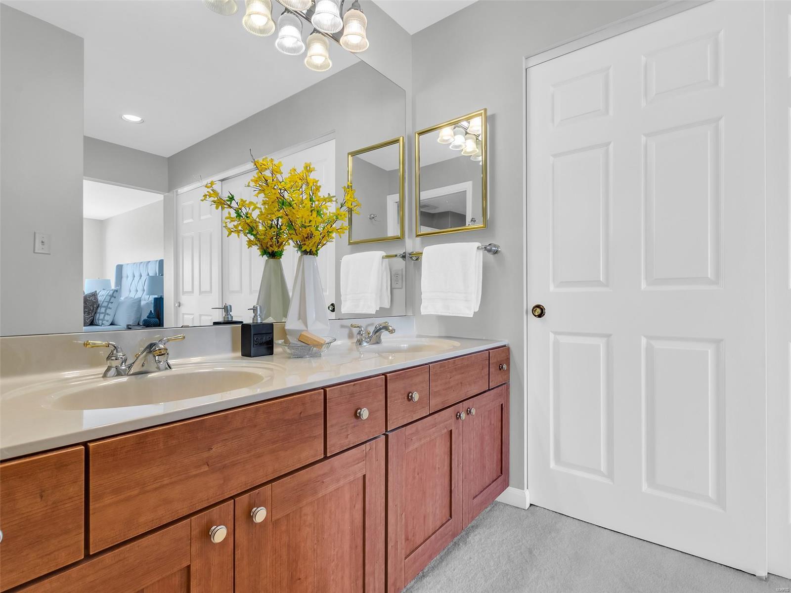 120 W Essex Avenue Unit: 3B