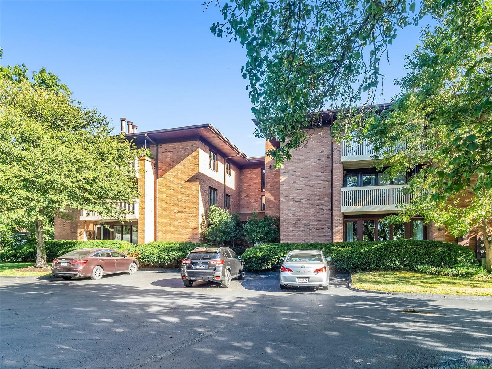 120 W Essex Avenue Unit: 3B