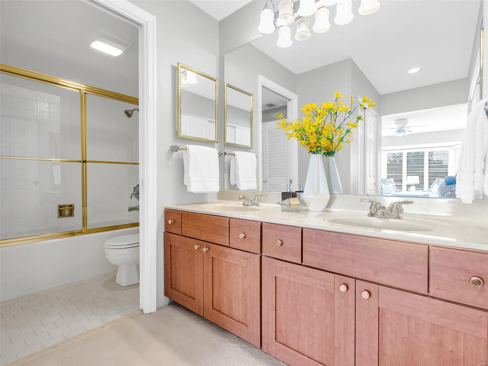 120 W Essex Avenue Unit: 3B