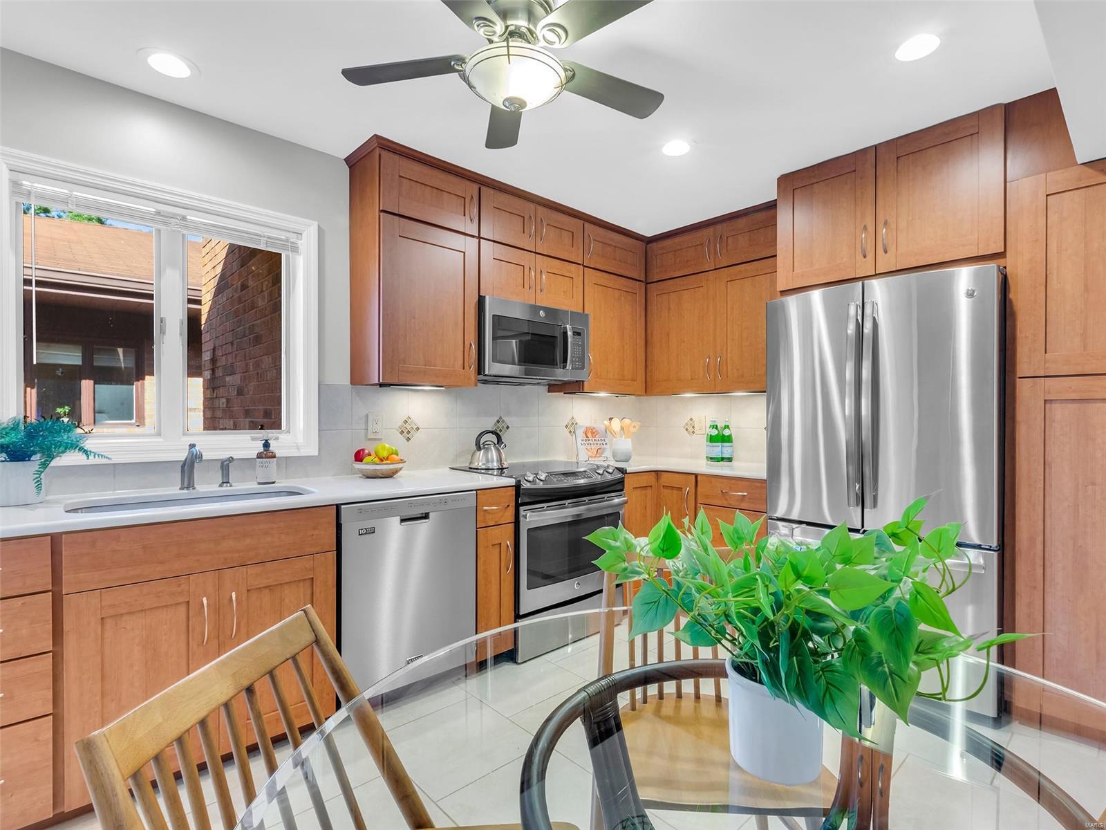 120 W Essex Avenue Unit: 3B