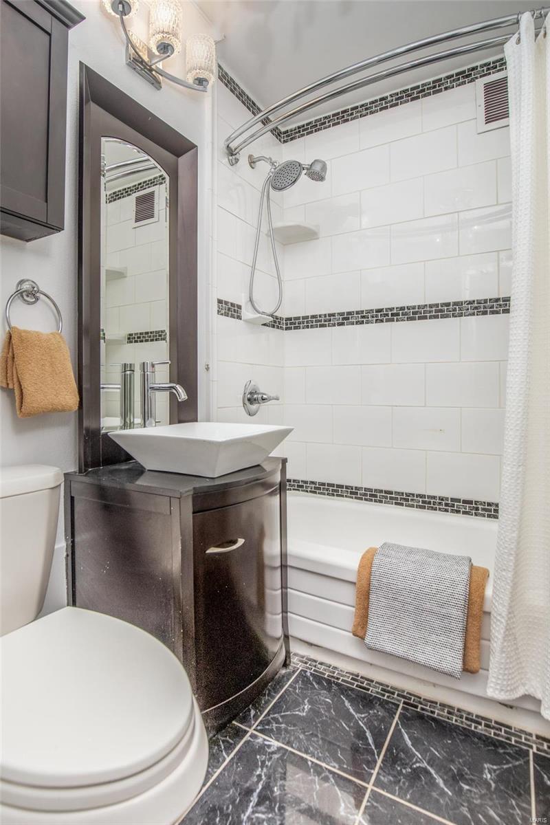 4466 West Pine Boulevard Unit: 20C